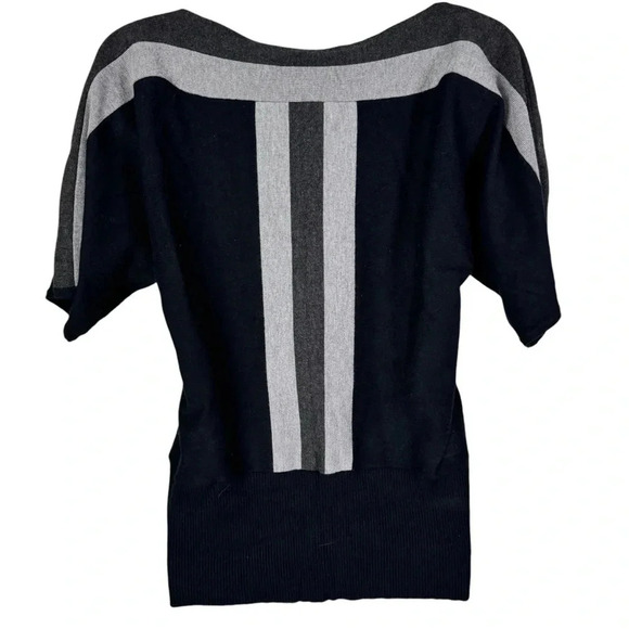 Cable and gauge pull over sweater Size Medium - Picture 3 of 4